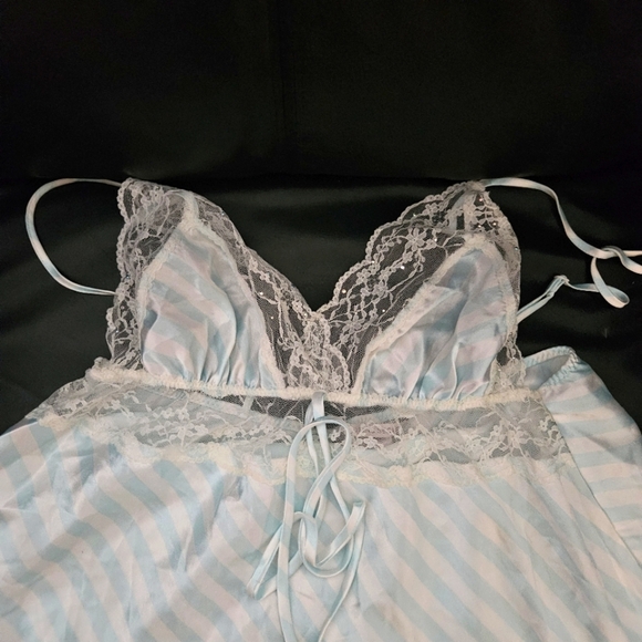 Victoria's Secret Lace Embellished Lingerie Spring  Collection Sz Large - Picture 3 of 10